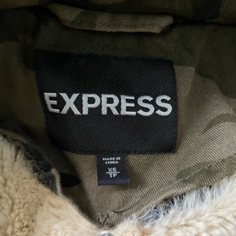 Cozy customizable Express jacket - Picture 2 of 8
